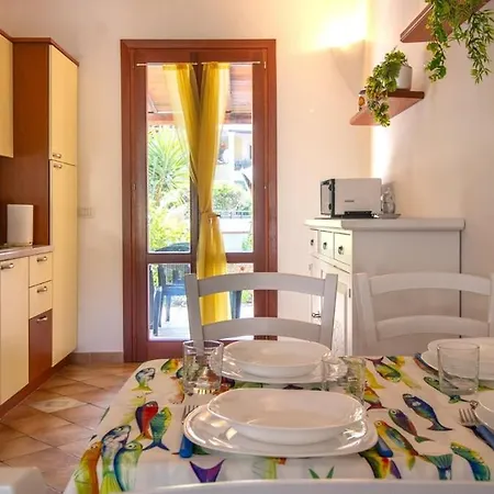 Mediterranean House Piras 別荘 カステルサルド